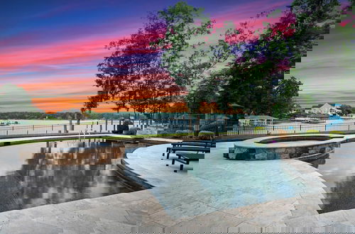 Foto 1 - Paradise Pointe by Avantstay Lakefront + Views + Playset