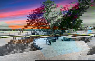 Foto 1 - Paradise Pointe by Avantstay Lakefront + Views + Playset
