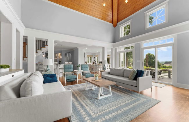 Paradise Pointe by Avantstay Lakefront + Views + Playset - Photo 2