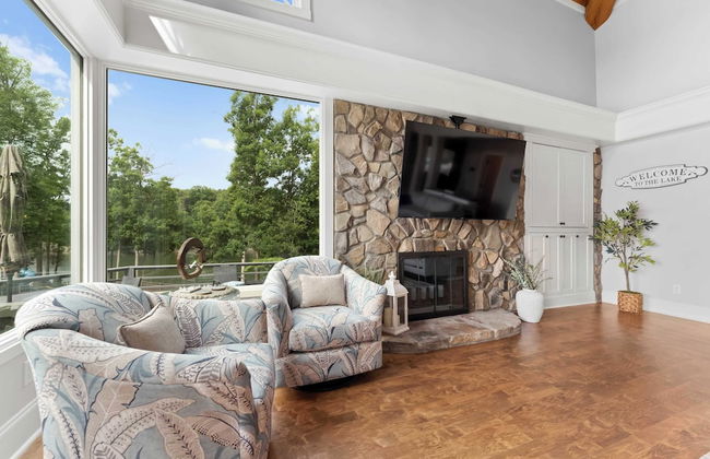 Paradise Pointe by Avantstay Lakefront + Views + Playset - Photo 25