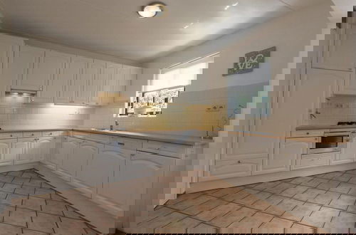 Foto 57 - Stylish and Modern Furnished Holiday Villa