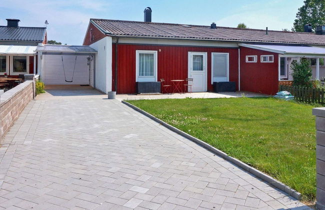 5 Person Holiday Home in Hallstavik - Foto 1