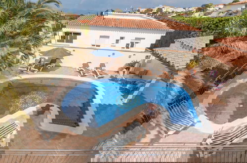 Foto 17 - Luxurious Apartment in Roses With Swimming Pool