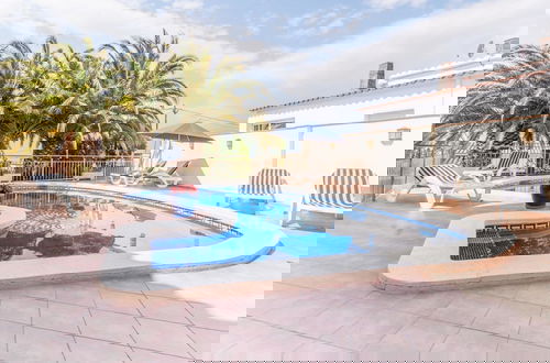 Foto 16 - Luxurious Apartment in Roses With Swimming Pool