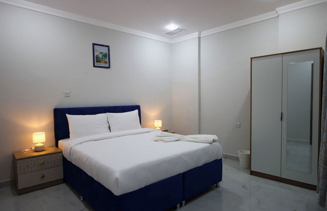 STAR NIGHT FURNISHED APARTMENTS - Photo 36