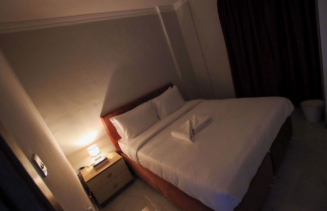 STAR NIGHT FURNISHED APARTMENTS - Photo 23