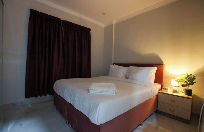 STAR NIGHT FURNISHED APARTMENTS - Photo 11