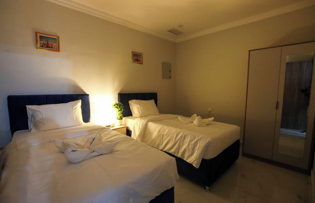 STAR NIGHT FURNISHED APARTMENTS - Photo 40