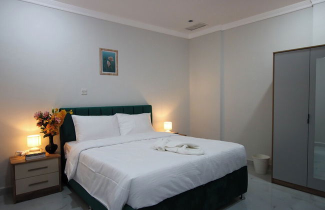 STAR NIGHT FURNISHED APARTMENTS - Photo 37