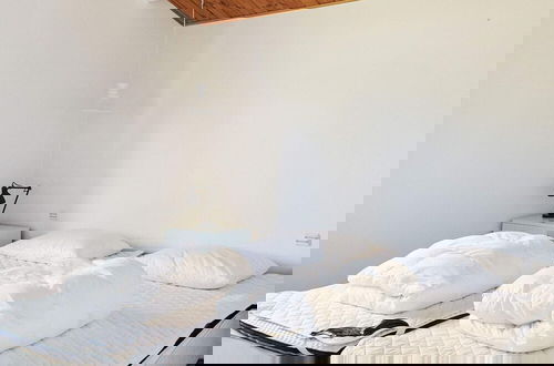 Foto 3 - 5 Person Holiday Home in Hojby