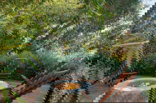 Foto 35 - Silver Screen by Avantstay Luxe Backyard Escape