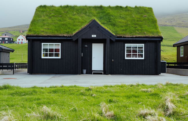 Charming Cottage In Tranquil Village - Hot Tub - Photo 1