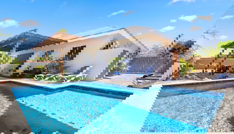 Photo 1 - Renovated Privatepool Outdoordining Location