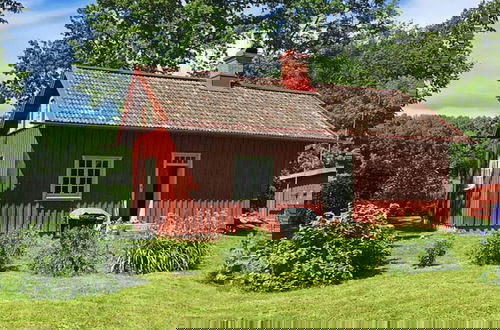 Foto 34 - 5 Person Holiday Home in Hallekis