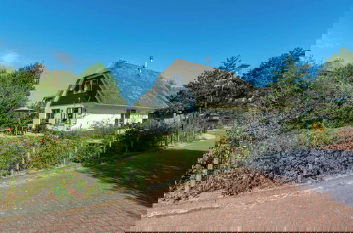 Foto 23 - Beachside Villa With Garden