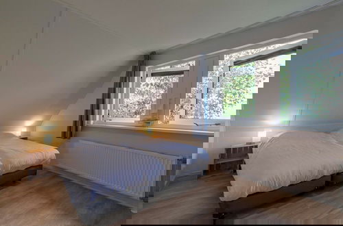 Foto 5 - Beachside Villa With Garden