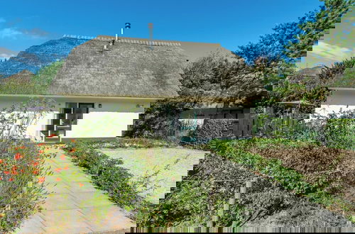 Foto 27 - Beachside Villa With Garden