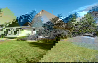 Foto 1 - Beachside Villa With Garden