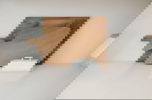 Foto 15 - Mediterranean Modern Steps to Beach Dining w Spa