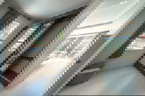 Foto 10 - Calm and Spacious Studio View 1