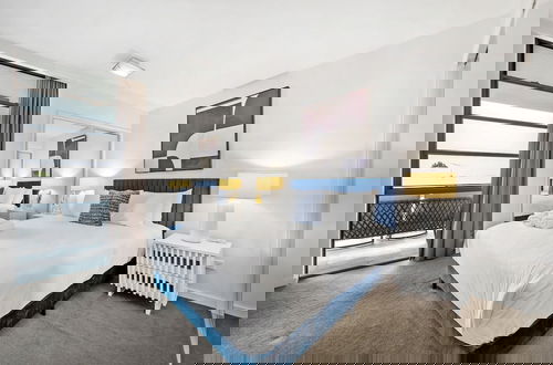 Photo 2 - Cirque Apartments