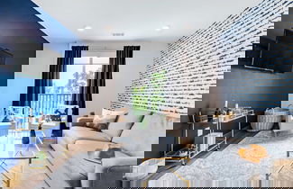 Foto 2 - Lindsley by Avantstay Balcony + Modern Design A+ Downtown Location
