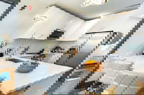 Foto 3 - Lindsley by Avantstay Balcony + Modern Design A+ Downtown Location