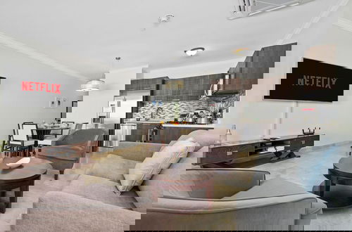 Photo 3 - 1br1ba Condo in Amazing Location w Pool and GYM