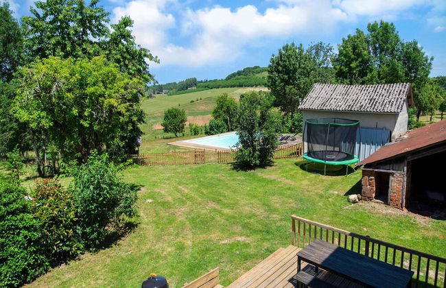 Holiday Home With Pool in Coubjours - Foto 35
