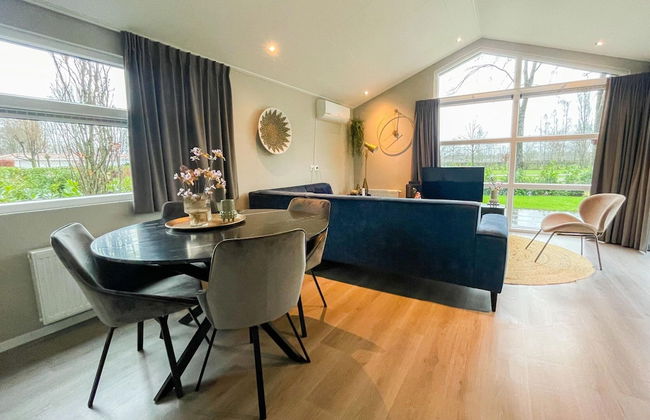 Beautiful Chalet With Airco, in a Holiday Park - Foto 5