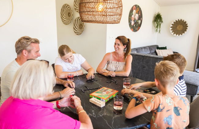 Beautiful Chalet With Airco, in a Holiday Park - Foto 18