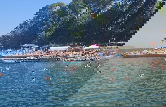 Rapallo 2-bed Apt, Sleeps 5 With Hot Tub - Foto 11