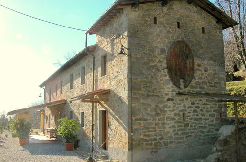 Foto 34 - Beautiful Cottage in Pescia with Hot Tub