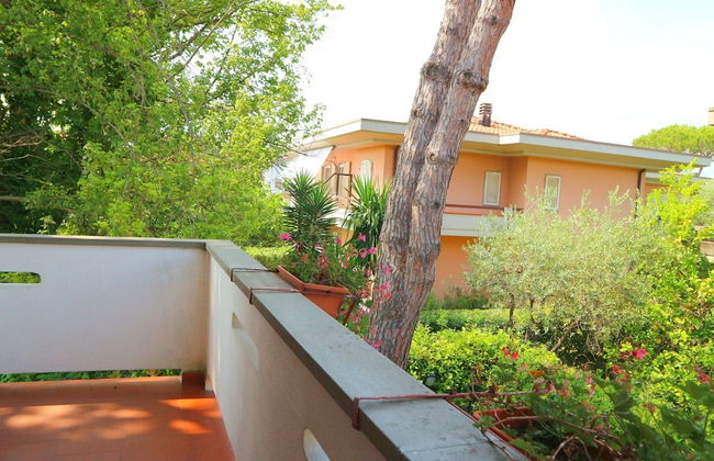 Nice Holiday Home in Marina di Massa near Beach - Foto 24