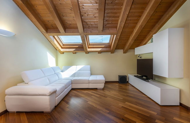 New Deal - APT with Terrace & Jacuzzi - Photo 12