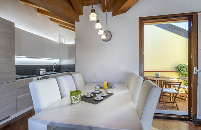 New Deal - APT with Terrace & Jacuzzi - Photo 8