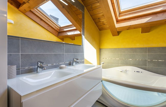 New Deal - APT with Terrace & Jacuzzi - Photo 17