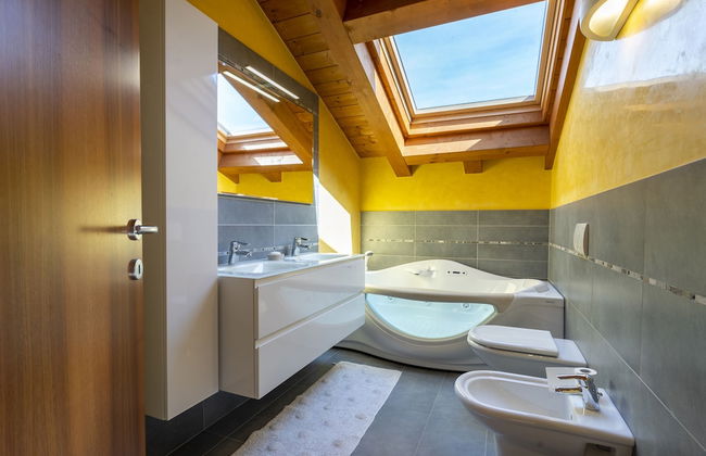 New Deal - APT with Terrace & Jacuzzi - Photo 18