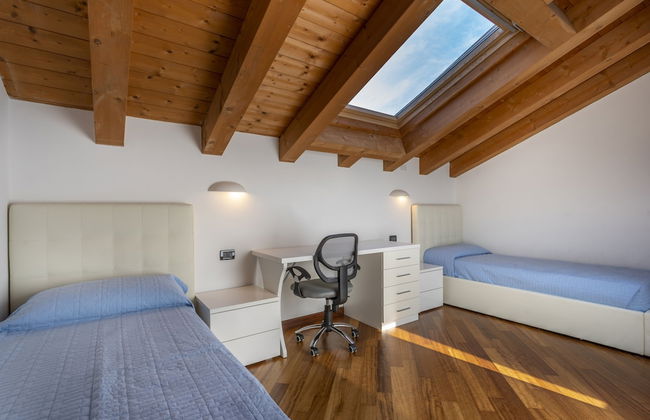 New Deal - APT with Terrace & Jacuzzi - Photo 3