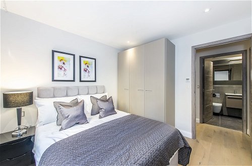 Photo 5 - Lux St James Apartment Central London with WIFI - by City Stay London