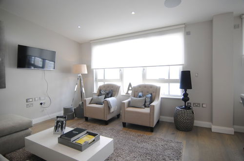 Photo 41 - Lux St James Apartment Central London with WIFI - by City Stay London