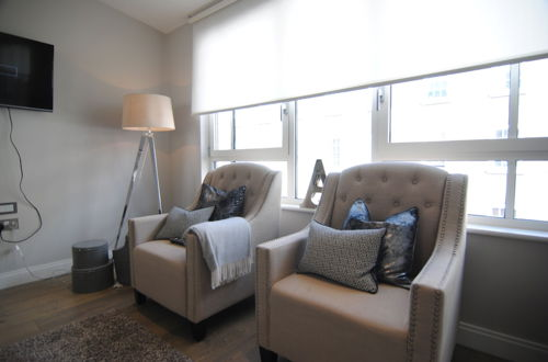 Photo 38 - Lux St James Apartment Central London with WIFI - by City Stay London
