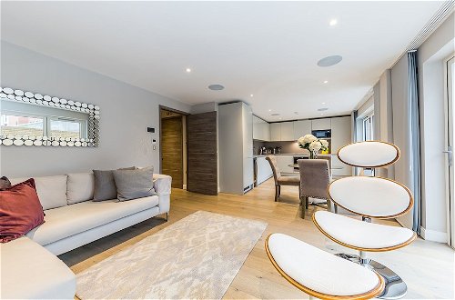 Photo 39 - Lux St James Apartment Central London with WIFI - by City Stay London