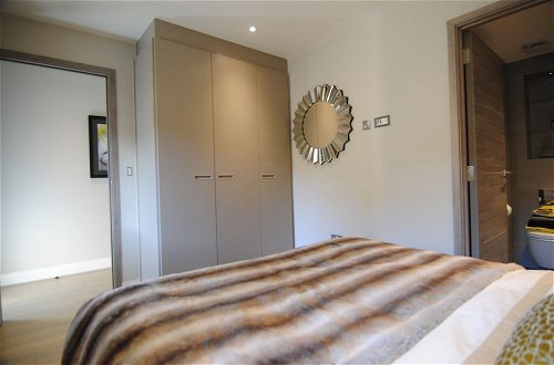 Photo 9 - Lux St James Apartment Central London with WIFI - by City Stay London