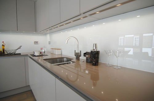 Photo 32 - Lux St James Apartment Central London with WIFI - by City Stay London