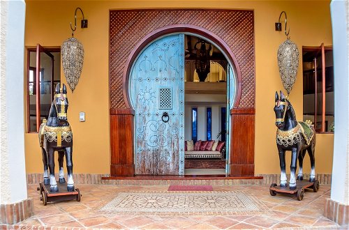 Photo 26 - 5-star villa for rent in Moroccan-style