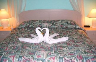 Photo 2 - Emerald Island 4 bed / 3 Bath Home