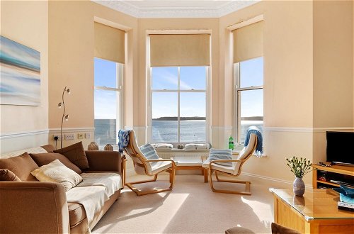 Foto 1 - 7 South Beach Court - Sea Front Apartment With Spectacular Sea Views