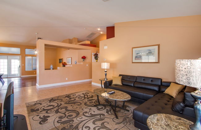 Beautiful Spacious House very Nice area - Foto 2