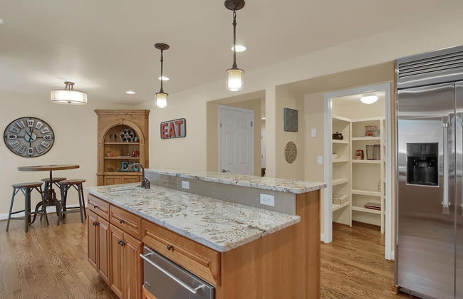 5BR Poe Manor Entertain,hot Tub+has Everything! - Foto 15